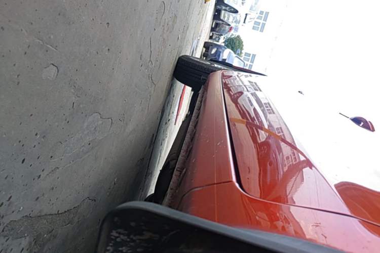 Used BYD Song 2016 GaiShi Edition 1.5TI Manual Elite Model Right Side Sill