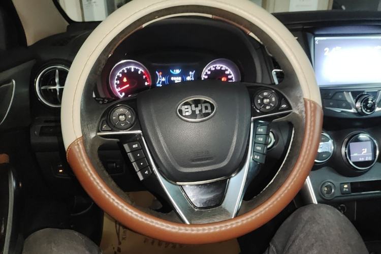Used BYD Song 2016 1.5TI Manual Luxury Model Steering Wheel