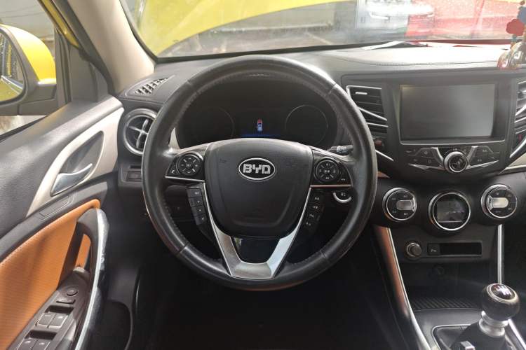 Used BYD Song 2016 1.5TI Manual Luxury Model Steering Wheel