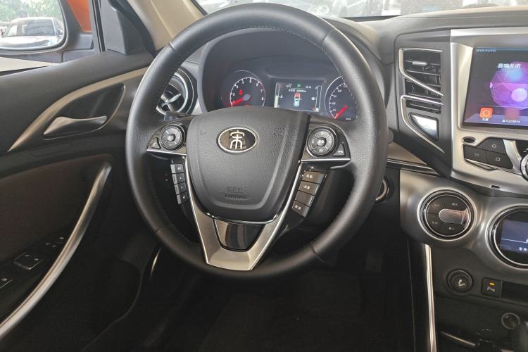 Used BYD Song 2016 GaiShi Edition 1.5TID Automatic Elite Model Steering Wheel