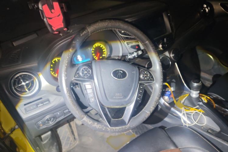Used BYD Song 2016 GaiShi Edition 1.5TI Manual Elite Model Steering Wheel