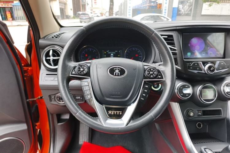Used BYD Song 2016 GaiShi Edition 1.5TI Manual Elite Model Steering Wheel