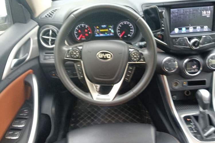 Used BYD Song 2016 2.0TID Automatic Prestige Edition Steering Wheel