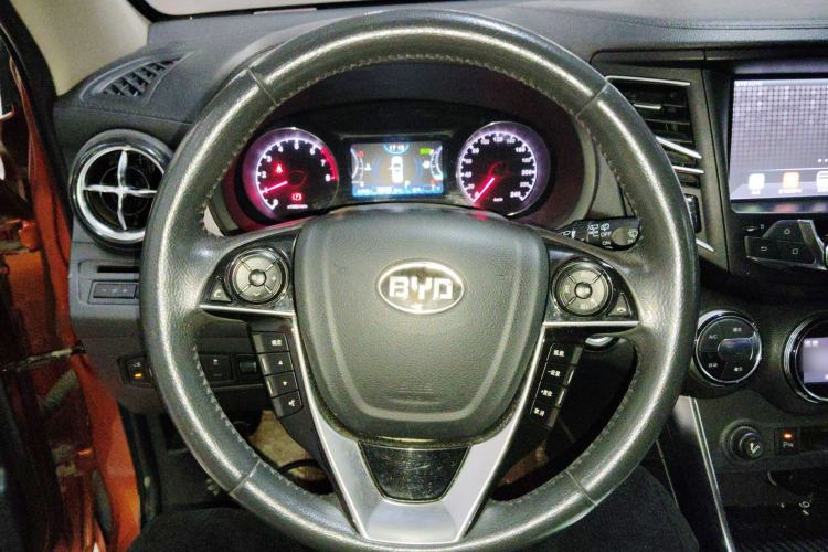 Used BYD Song 2016 2.0TID Automatic Prestige Edition Steering Wheel