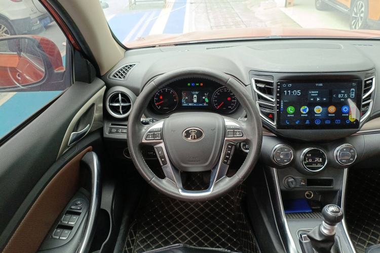 Used BYD Song 2016 Gaishi Edition 1.5TI Manual Leading Model Steering Wheel