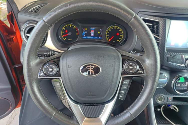 Used BYD Song 2016 GaiShi Edition 1.5TI Manual Elite Model Steering Wheel