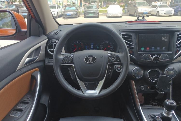Used BYD Song 2016 1.5TI Manual Luxury Model Steering Wheel
