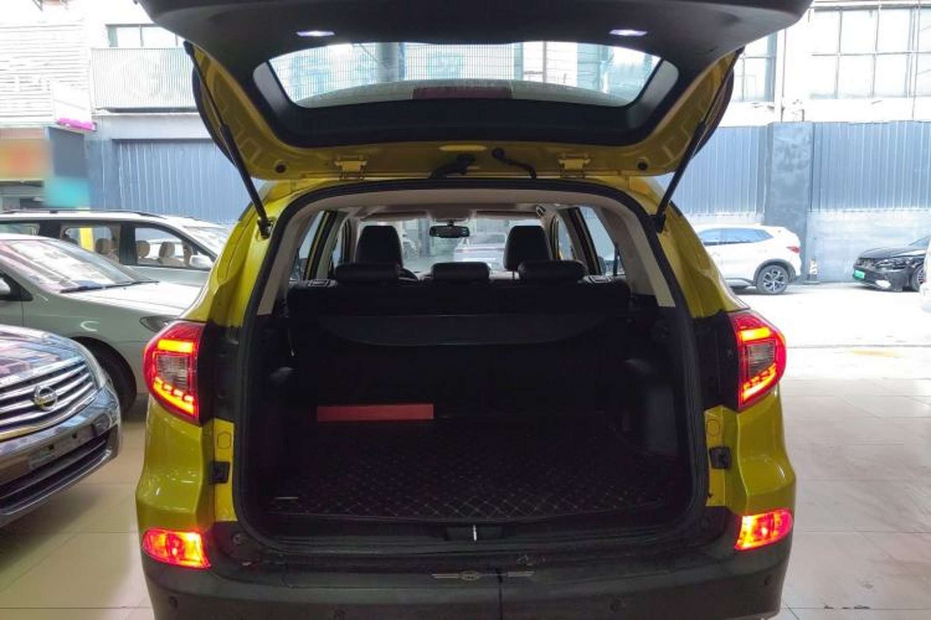 Used BYD Song 2016 2.0TID Automatic Flagship Edition Trunk