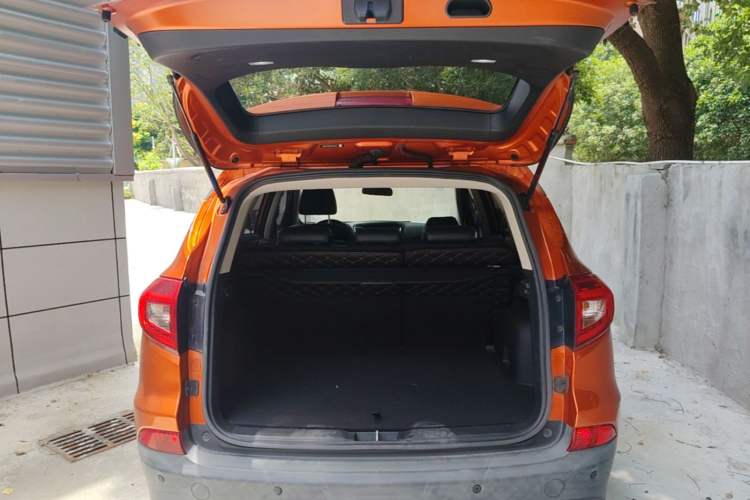 Used BYD Song 2016 GaiShi Edition 1.5TI Manual Elite Model Trunk