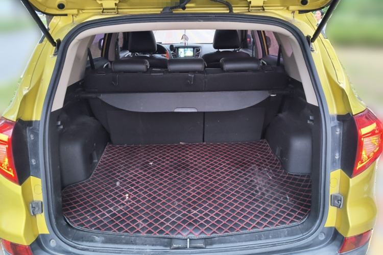 Used BYD Song 2016 GaiShi Edition 1.5TID Automatic Elite Model Trunk