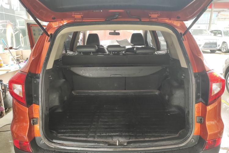 Used BYD Song 2016 GaiShi Edition 1.5TI Manual Elite Model Trunk