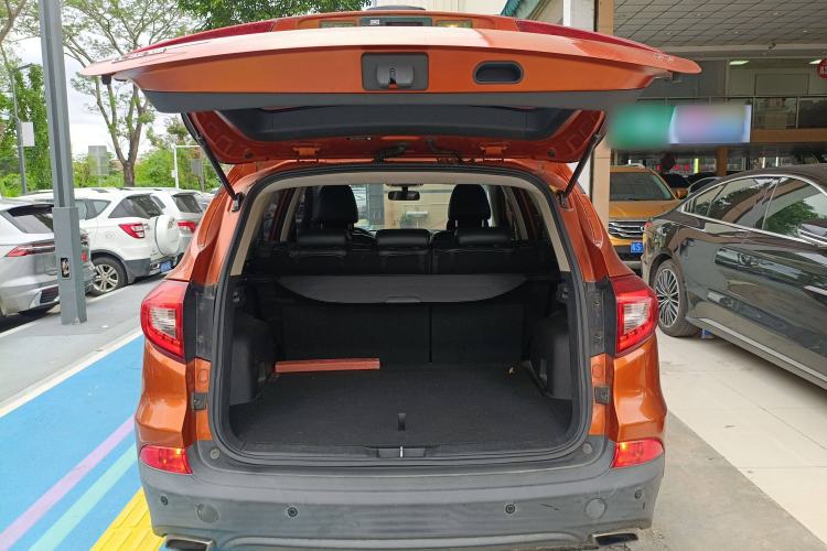 Used BYD Song 2016 Gaishi Edition 1.5TI Manual Leading Model Trunk