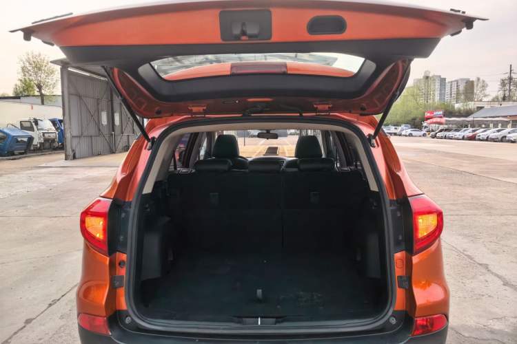 Used BYD Song 2016 GaiShi Edition 1.5TI Manual Elite Model Trunk