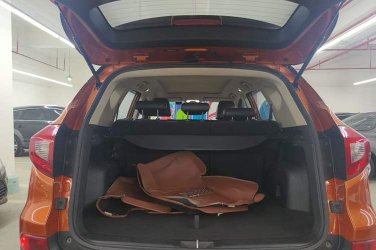 Used BYD Song 2016 2.0TID Automatic Prestige Edition Trunk