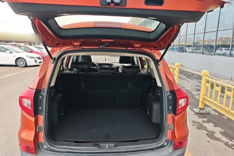 Used BYD Song 2016 Gaishi Edition 1.5TI Manual Haoya Model Trunk
