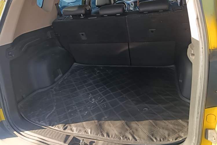 Used BYD Song 2016 2.0TID Automatic Prestige Edition Trunk