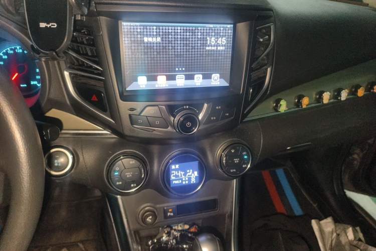 Used BYD Song 2017 Gaishi Upgrade Edition 1.5TID Automatic Luxury Model Audio And AC Panel