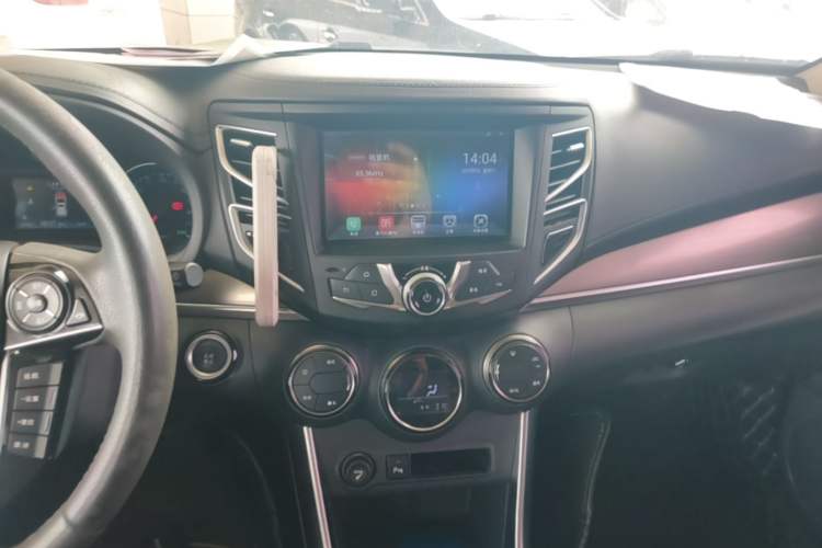 Used BYD Song 2017 Gaishi Upgrade Edition 1.5TI Manual Elite Model Audio And AC Panel