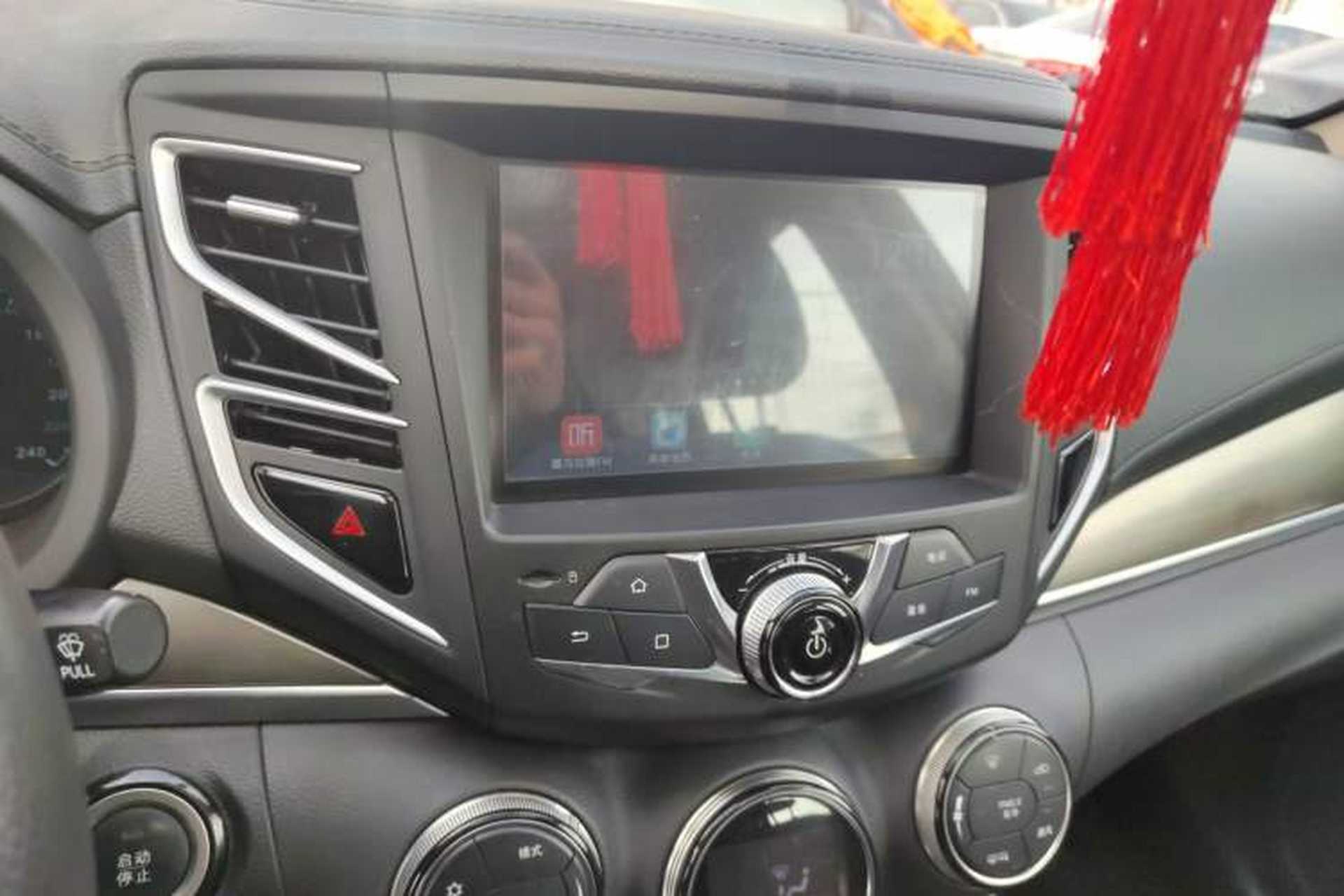 Used BYD Song 2017 Gaishe Upgrade Edition 1.5TID Automatic Elite Model Audio And AC Panel