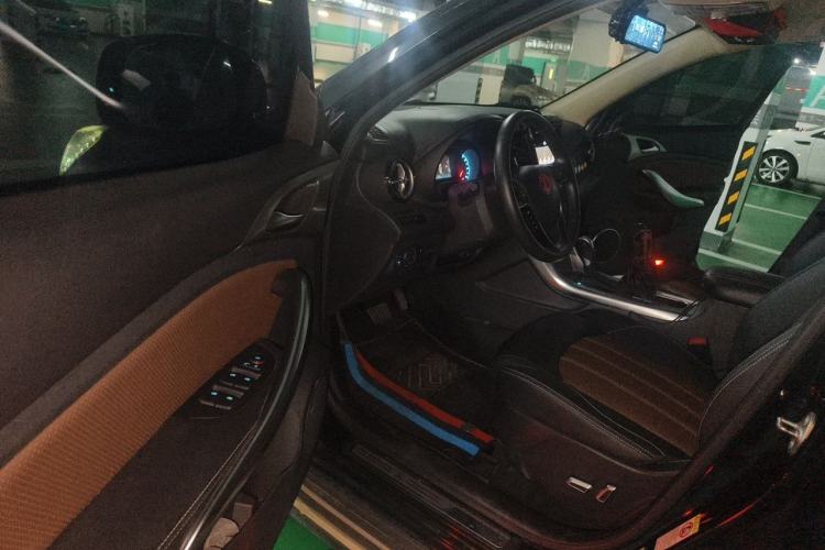 Used BYD Song 2017 Gaishi Upgrade Edition 1.5TID Automatic Luxury Model Driver Seat