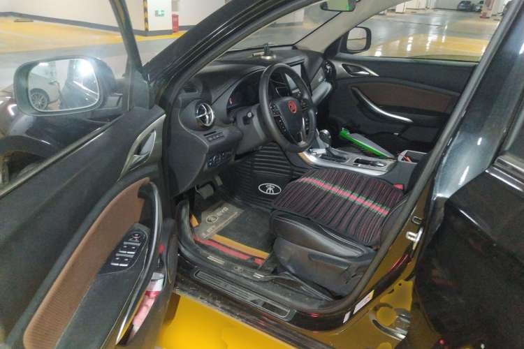 Used BYD Song 2017 Gaishe Upgrade Edition 1.5TID Automatic Elite Model Driver Seat