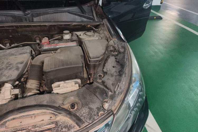 Used BYD Song 2017 Gaishi Upgrade Edition 1.5TID Automatic Luxury Model Engine Bay Left