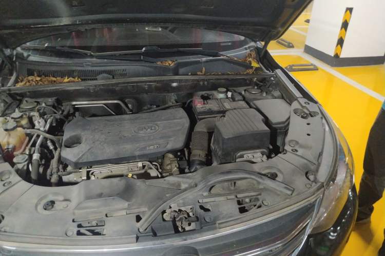 Used BYD Song 2017 Gaishe Upgrade Edition 1.5TID Automatic Elite Model Engine Bay Left