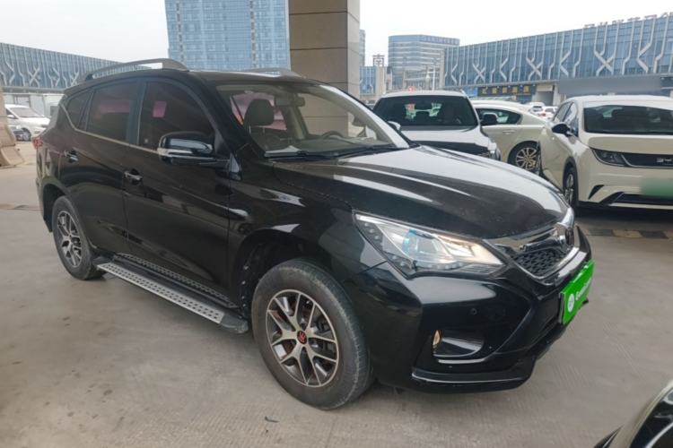Used BYD Song 2017 Gaishi Upgrade Edition 1.5TI Manual Elite Model Front Right 45 Deg
