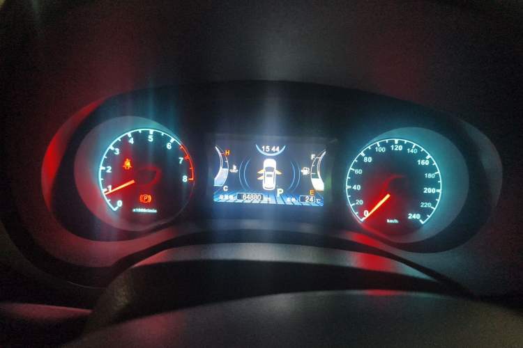 Used BYD Song 2017 Gaishi Upgrade Edition 1.5TID Automatic Luxury Model Instrument Cluster