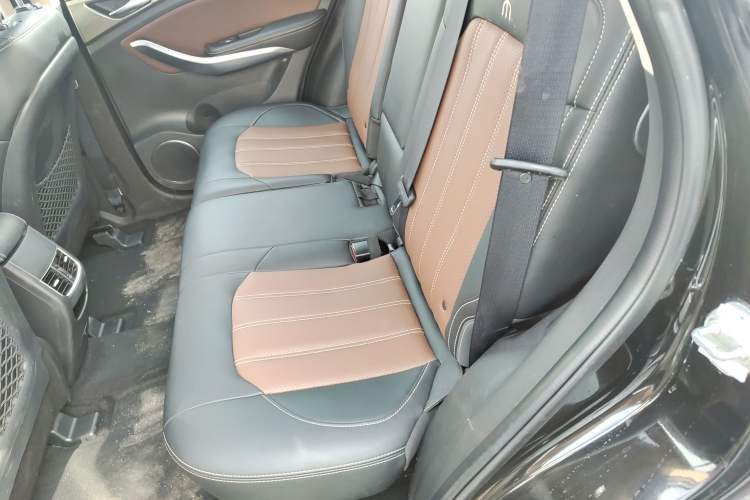 Used BYD Song 2017 Gaishe Upgrade Edition 1.5TID Automatic Elite Model Interior 4
