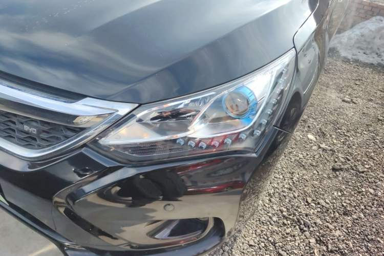 Used BYD Song 2017 Gaishe Upgrade Edition 1.5TID Automatic Elite Model Left Front Headlight