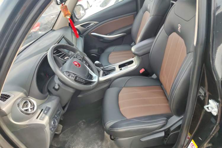 Used BYD Song 2017 Gaishe Upgrade Edition 1.5TID Automatic Elite Model Left Front Seat