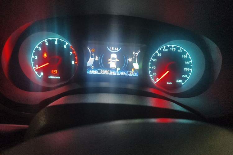 Used BYD Song 2017 Gaishi Upgrade Edition 1.5TID Automatic Luxury Model Odometer Close Up