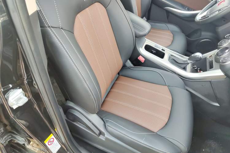 Used BYD Song 2017 Gaishe Upgrade Edition 1.5TID Automatic Elite Model Right Front Seat