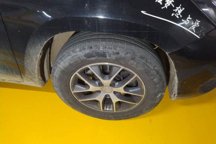 Used BYD Song 2017 Gaishe Upgrade Edition 1.5TID Automatic Elite Model Right Front Wheel Hub