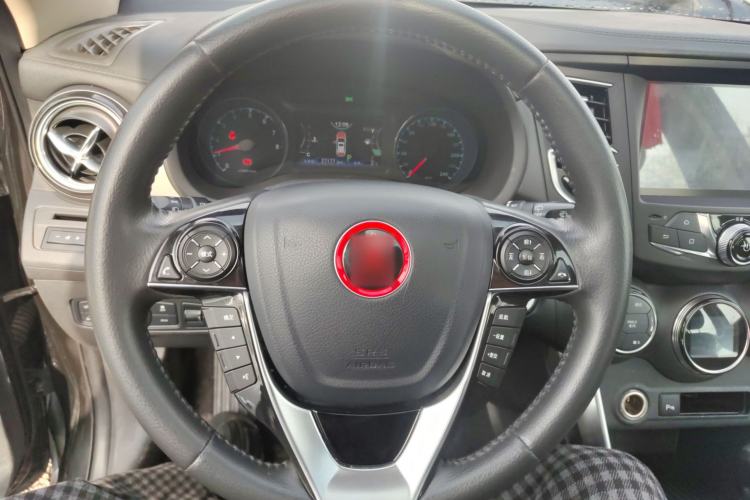 Used BYD Song 2017 Gaishe Upgrade Edition 1.5TID Automatic Elite Model Steering Wheel