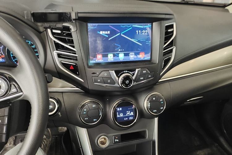 Used BYD Song 2017 Gaishi Upgrade Edition 1.5TI Manual Elite Model Center Console