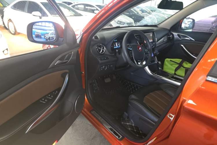 Used BYD Song 2017 Gaishe Upgrade Edition 1.5TID Automatic Elite Model Driver Seat