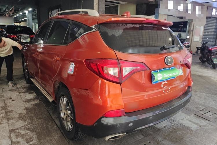Used BYD Song 2017 Gaishi Upgrade Edition 1.5TI Manual Elite Model Exterior 2