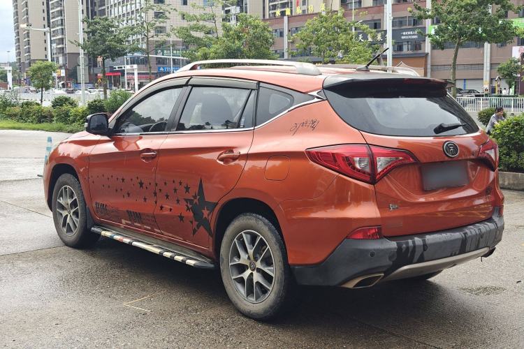 Used BYD Song 2017 Gaishi Upgrade Edition 1.5TI Manual Elite Model Exterior 3