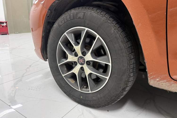 Used BYD Song 2017 Gaishe Upgrade Edition 1.5TID Automatic Elite Model Exterior 4