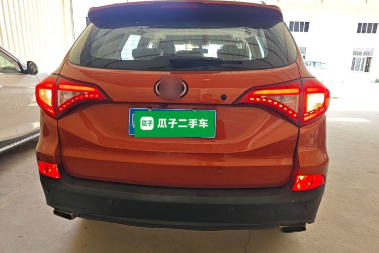 Used BYD Song 2017 Gaishe Upgrade Edition 1.5TID Automatic Elite Model Exterior 4