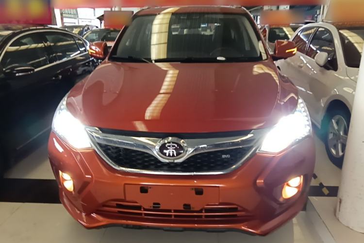 Used BYD Song 2017 Gaishe Upgrade Edition 1.5TID Automatic Elite Model Front