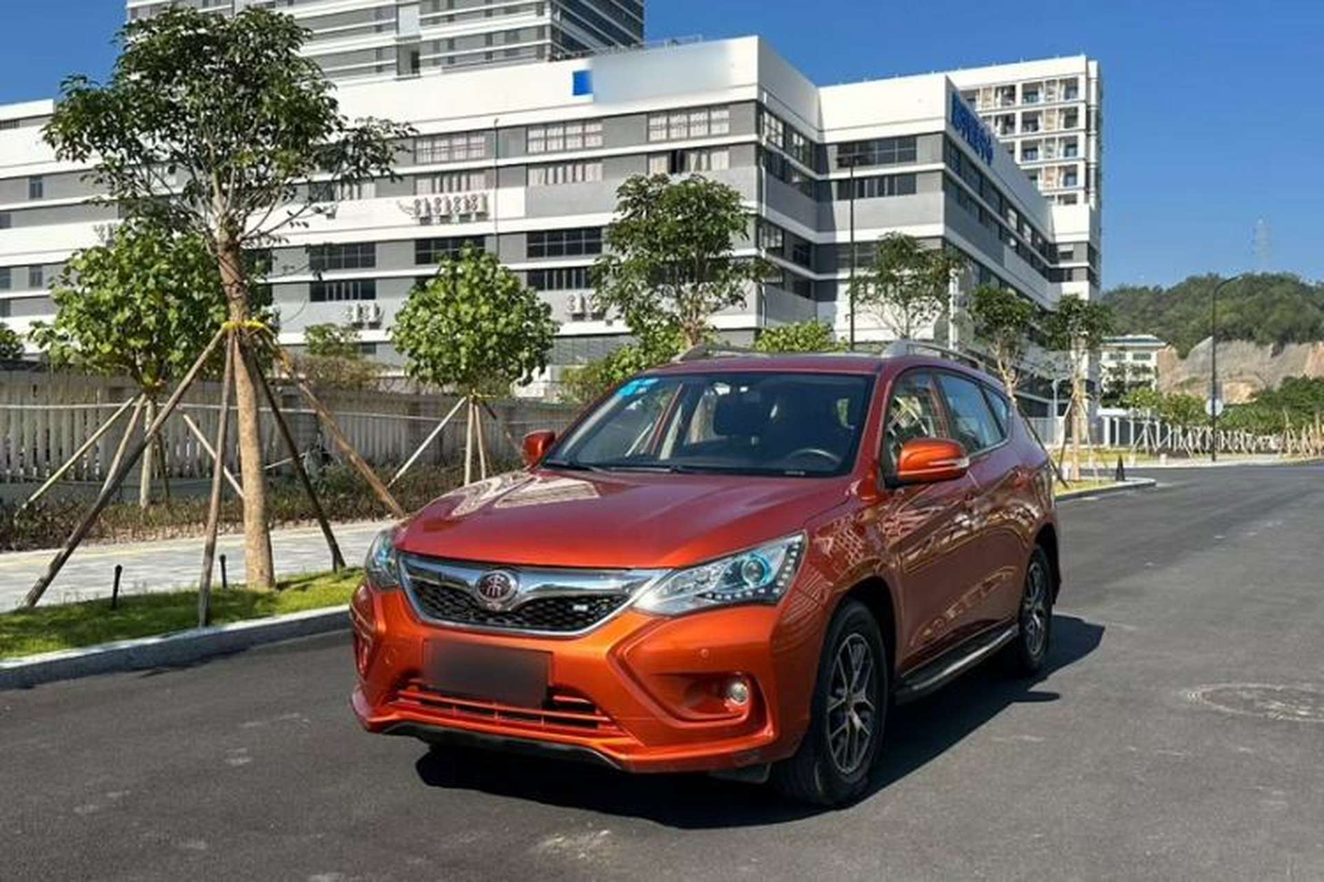 Used BYD Song 2017 Gaishe Upgrade Edition 1.5TID Automatic Elite Model Front Left 45 Deg