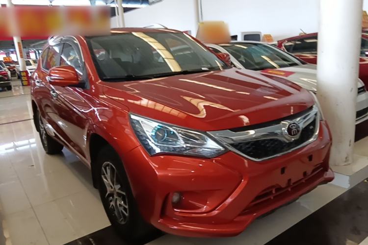 Used BYD Song 2017 Gaishe Upgrade Edition 1.5TID Automatic Elite Model Front Right 45 Deg