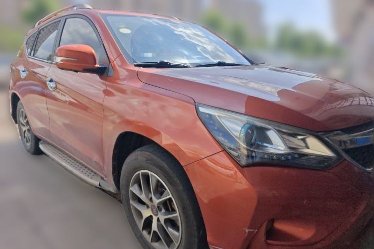 Used BYD Song 2017 Gaishi Upgrade Edition 1.5TI Manual Elite Model Front Right 45 Deg