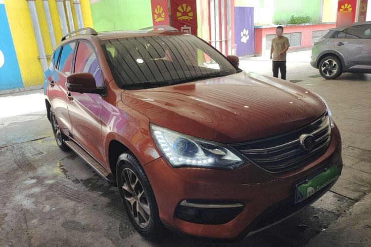 Used BYD Song 2017 Gaishi Upgrade Edition 1.5TI Manual Elite Model Front Right 45 Deg