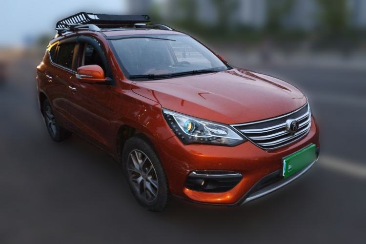 Used BYD Song 2017 Gaishi Upgrade Edition 1.5TI Manual Elite Model Front Right 45 Deg