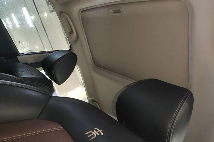 Used BYD Song 2017 Gaishi Upgrade Edition 1.5TI Manual Elite Model Headliner
