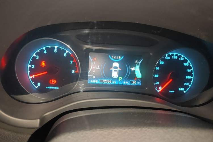 Used BYD Song 2017 Gaishi Upgrade Edition 1.5TID Automatic Luxury Model Instrument Cluster